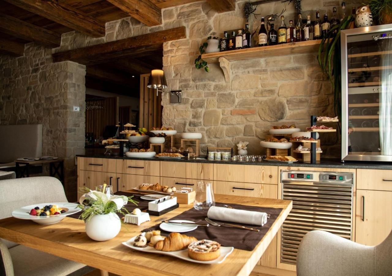 Aura Relais Hotel Urbino Exterior photo